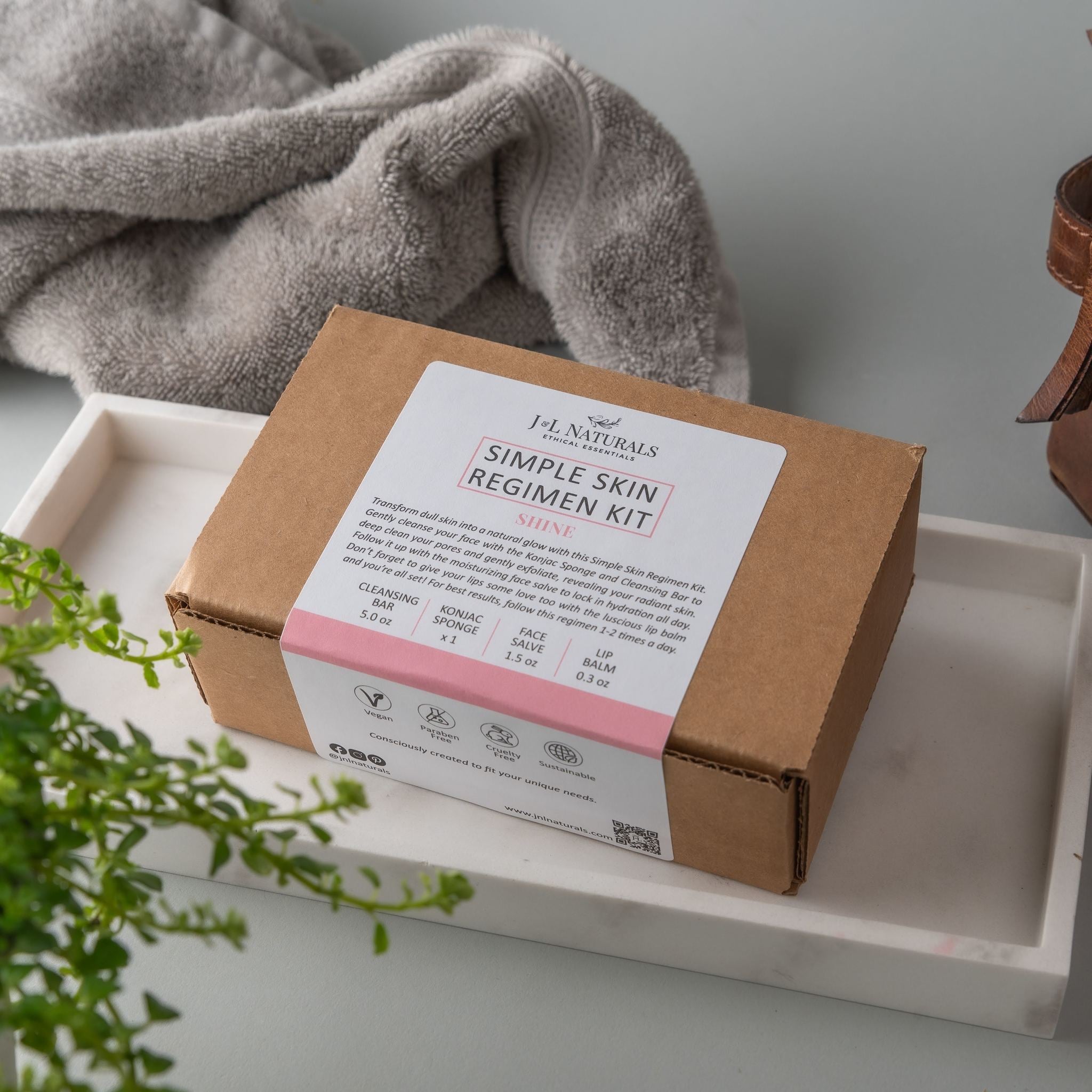 Kit essenziale per la cura della pelle (set da 4 pezzi)